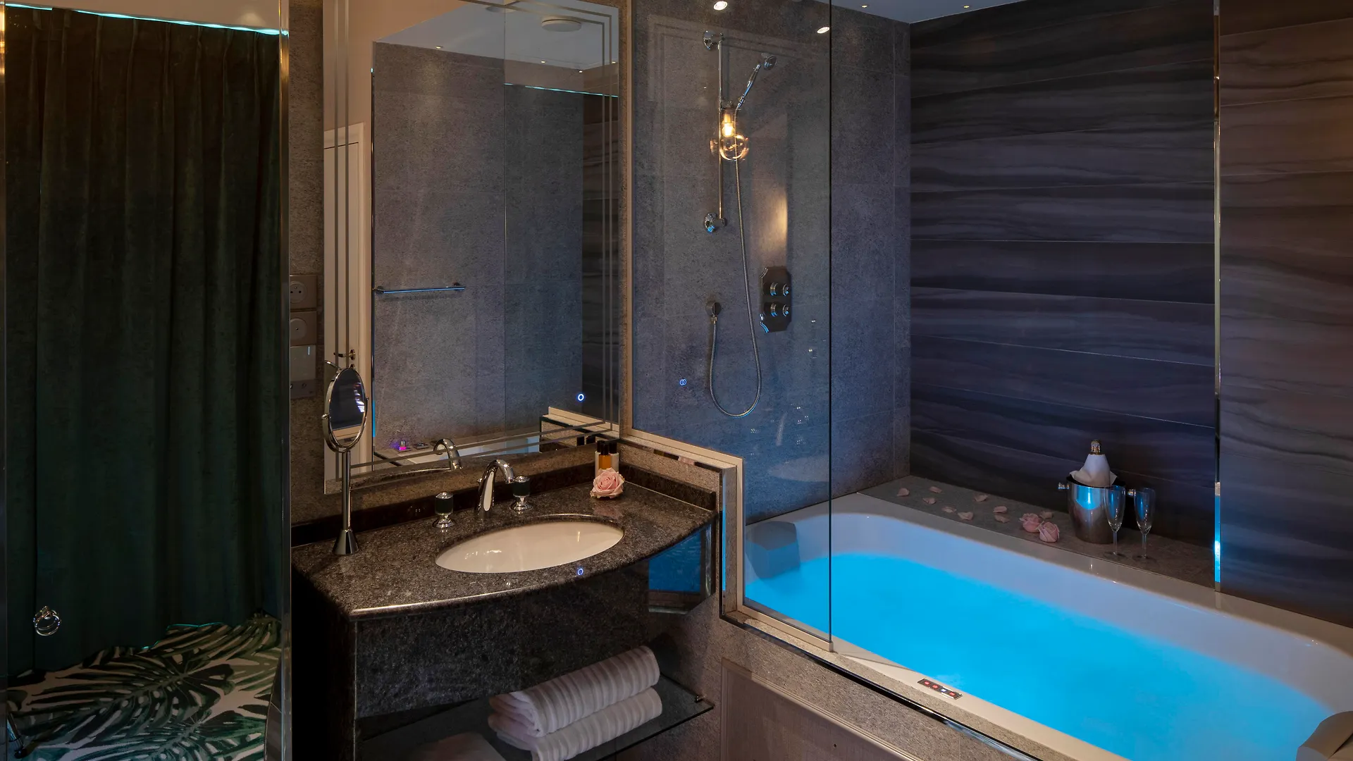 Paris J'Adore Hotel & Spa (Adults Only)