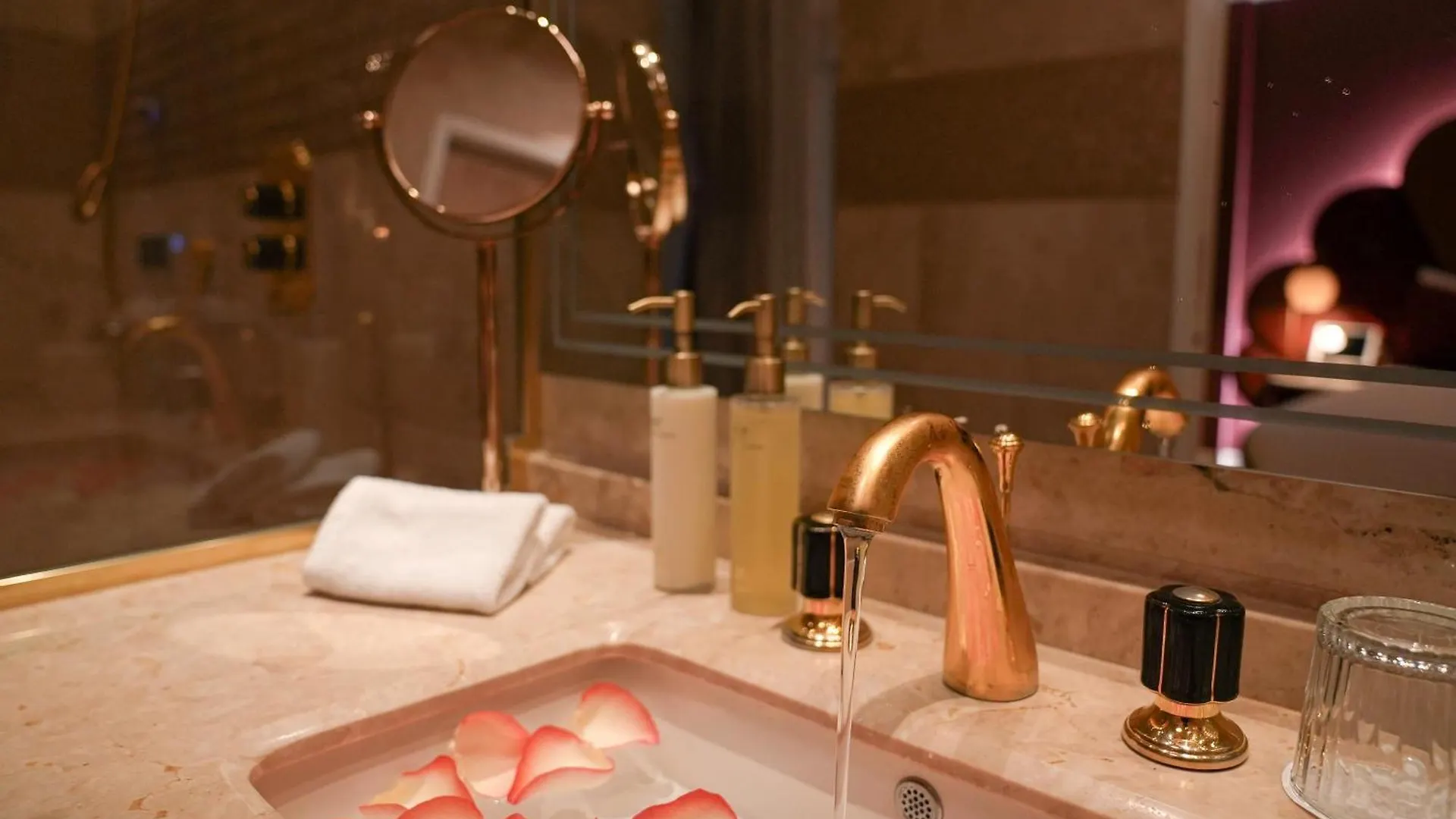 Paris J'Adore Hotel & Spa (Adults Only)